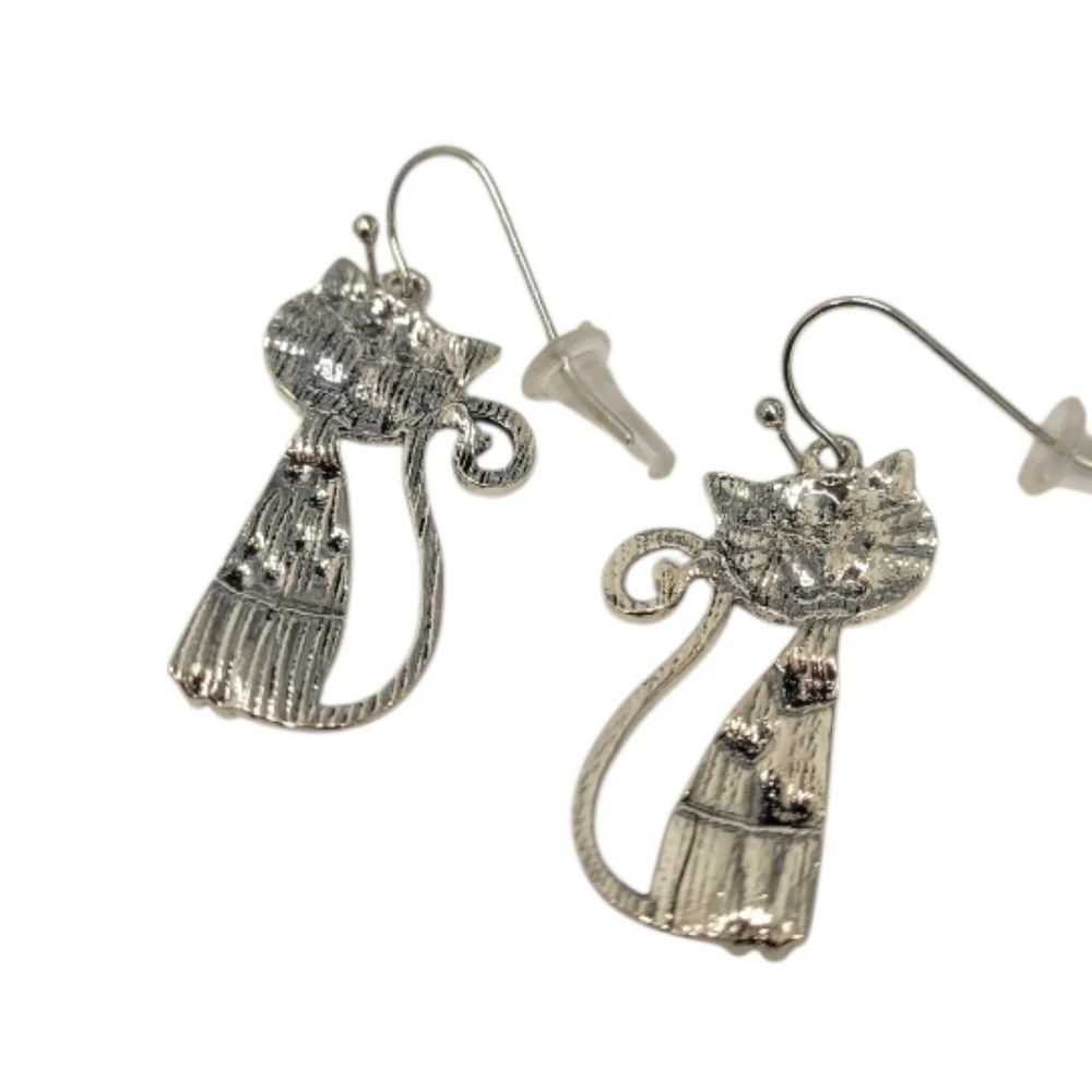 Whimsical Cat Earrings - Picture 6 of 6
